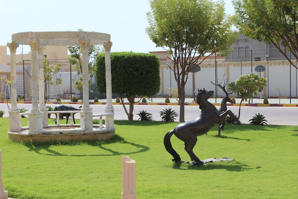 Tio Sea Resort อัลคอร์ ภายนอก รูปภาพ The park of the university